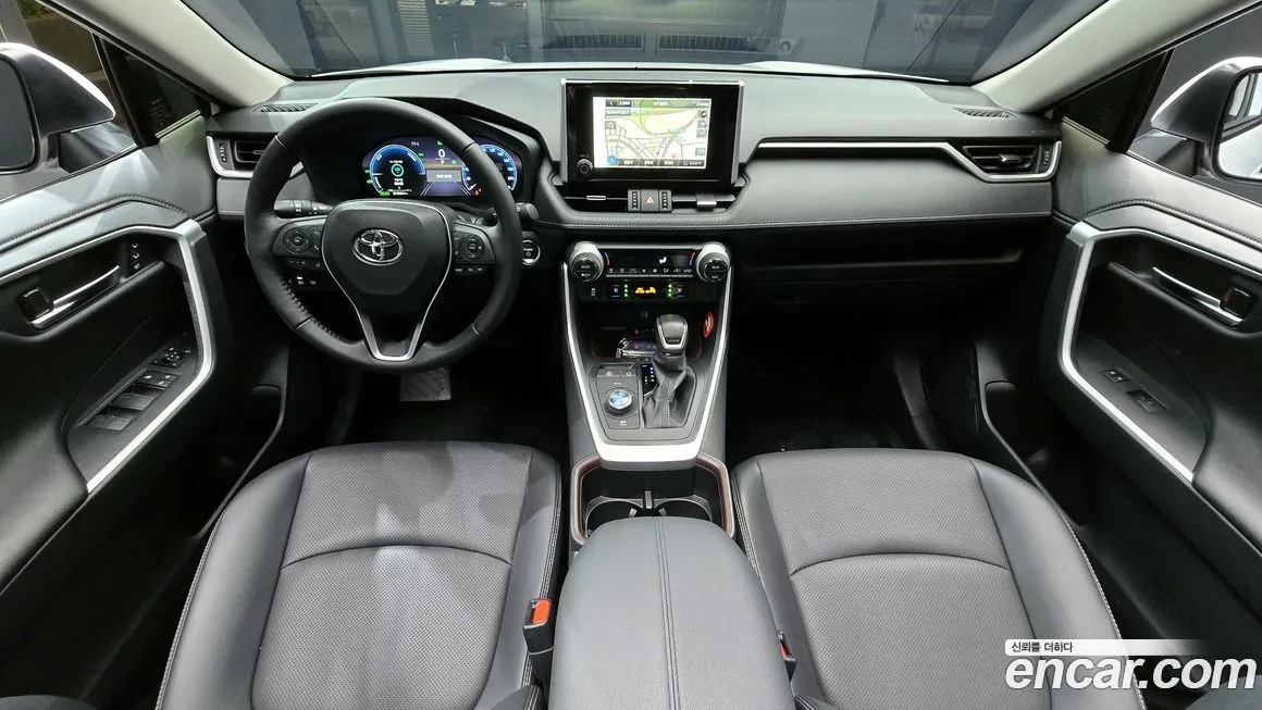Toyota RAV4 — фото 8