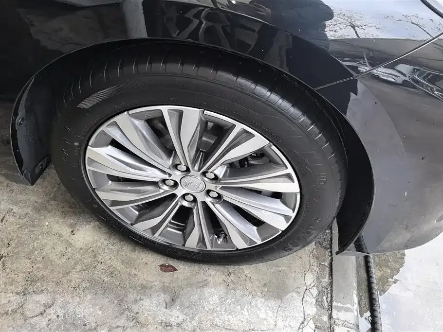 Hongqi E-QM5 2024 из CN, фото 8