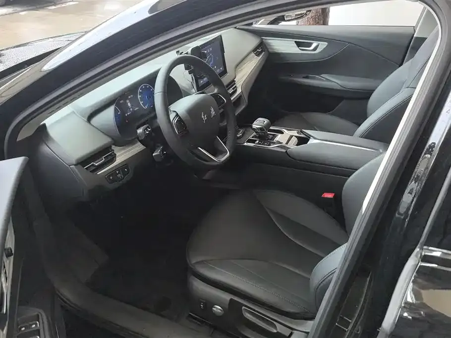 Hongqi E-QM5 2024 из CN, фото 2