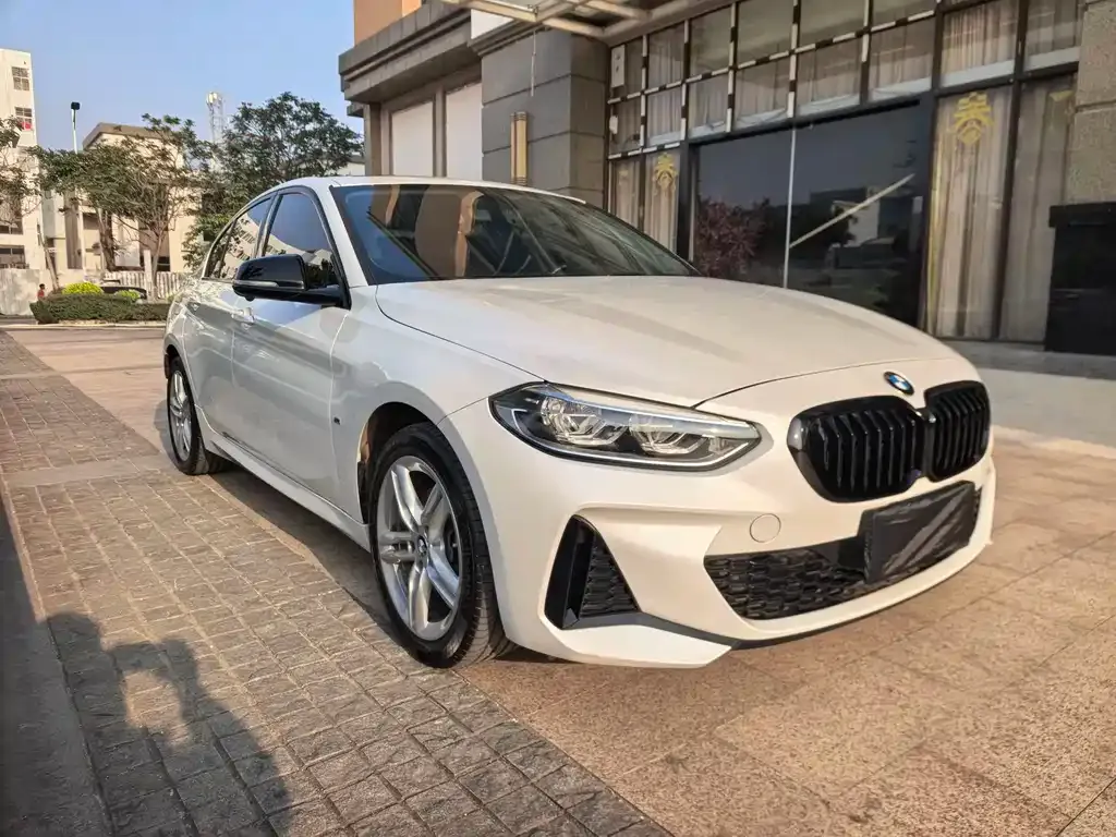 BMW 1 Series 2021 из CN, фото 6