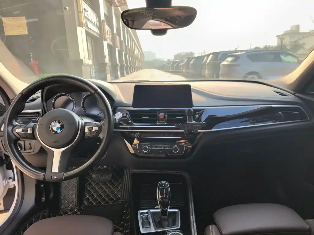 BMW 1 Series 2021 из CN, фото 2