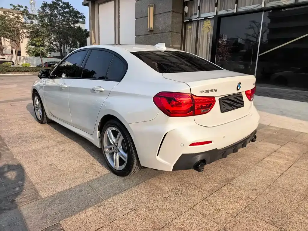 BMW 1 Series 2021 из CN, фото 4