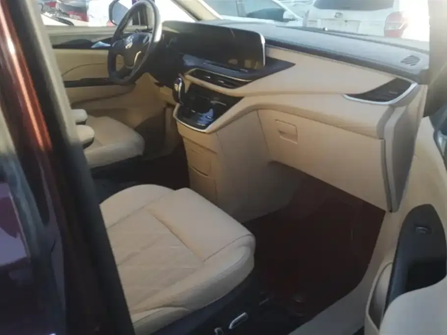 Buick GL8 2022 из CN, фото 3