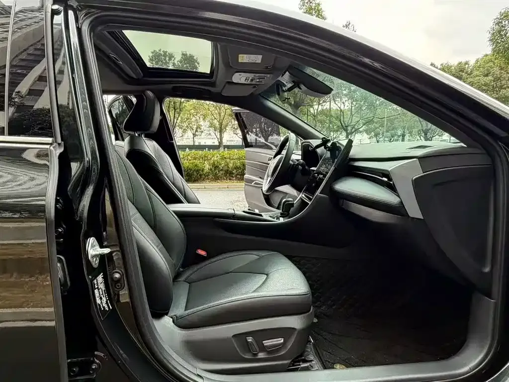 Toyota Avalon 2024 из CN, фото 2