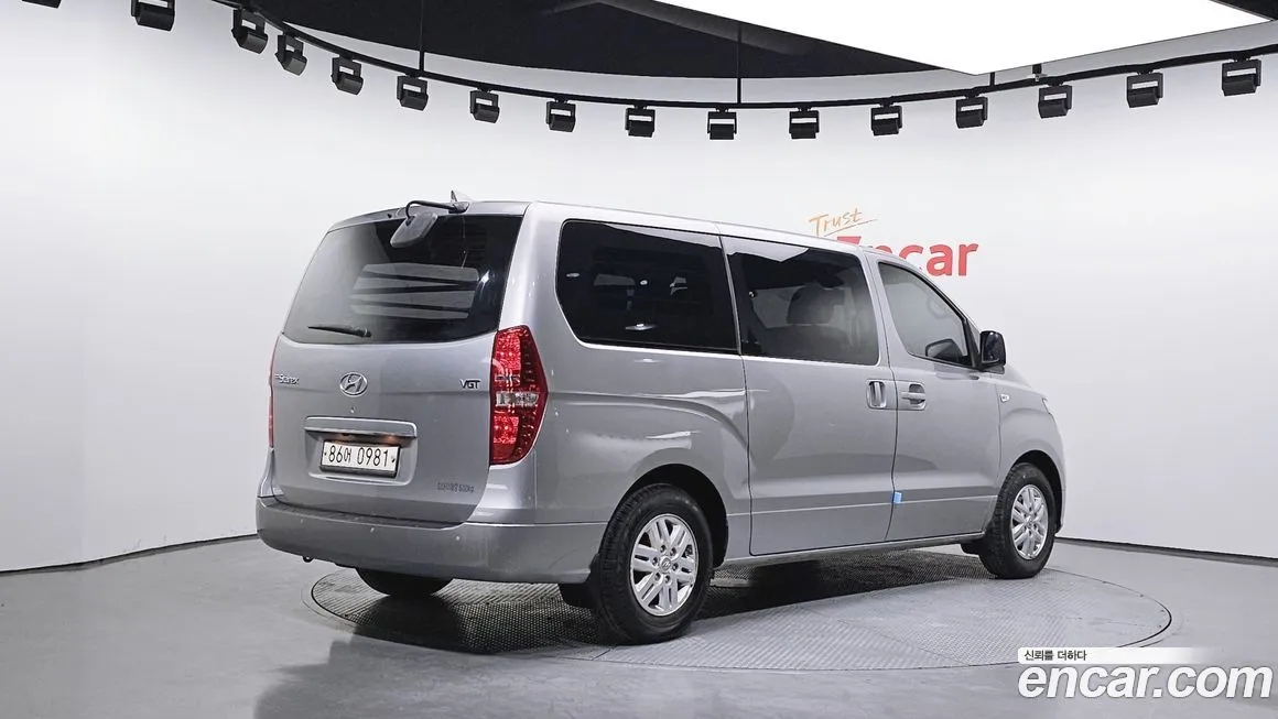 Hyundai Starex — фото 4