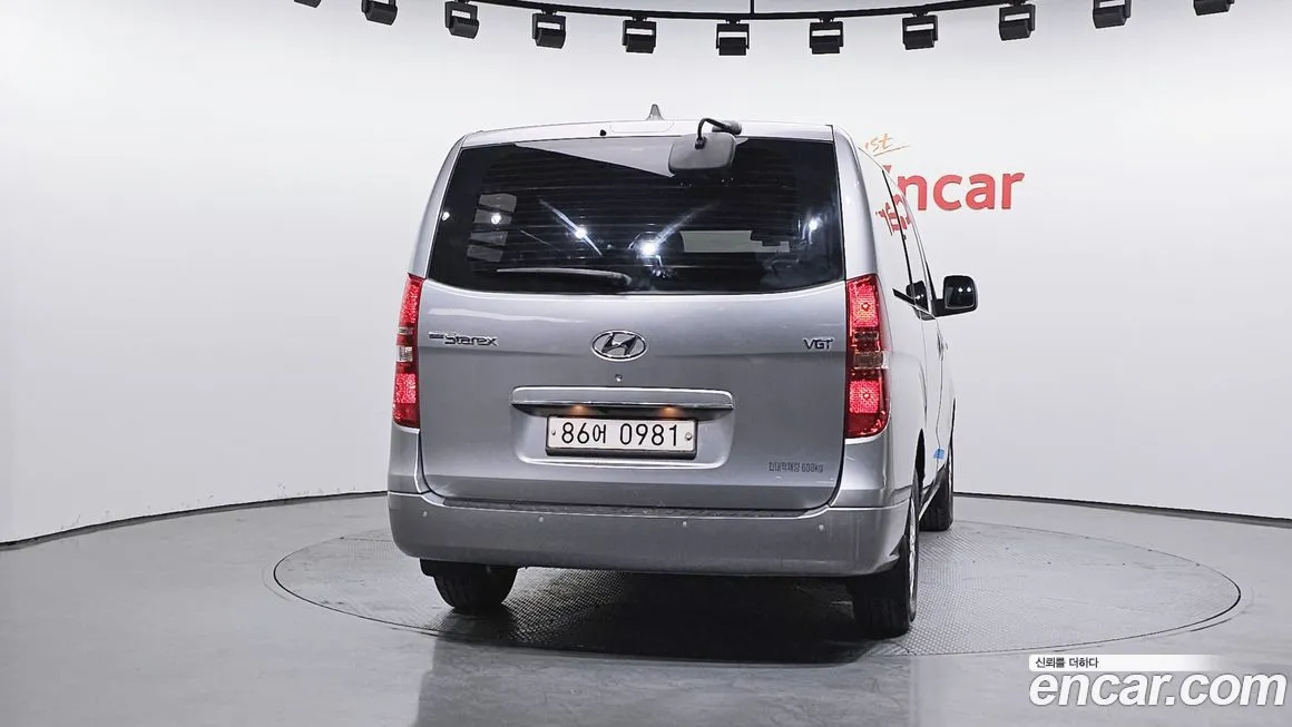 Hyundai Starex — фото 2
