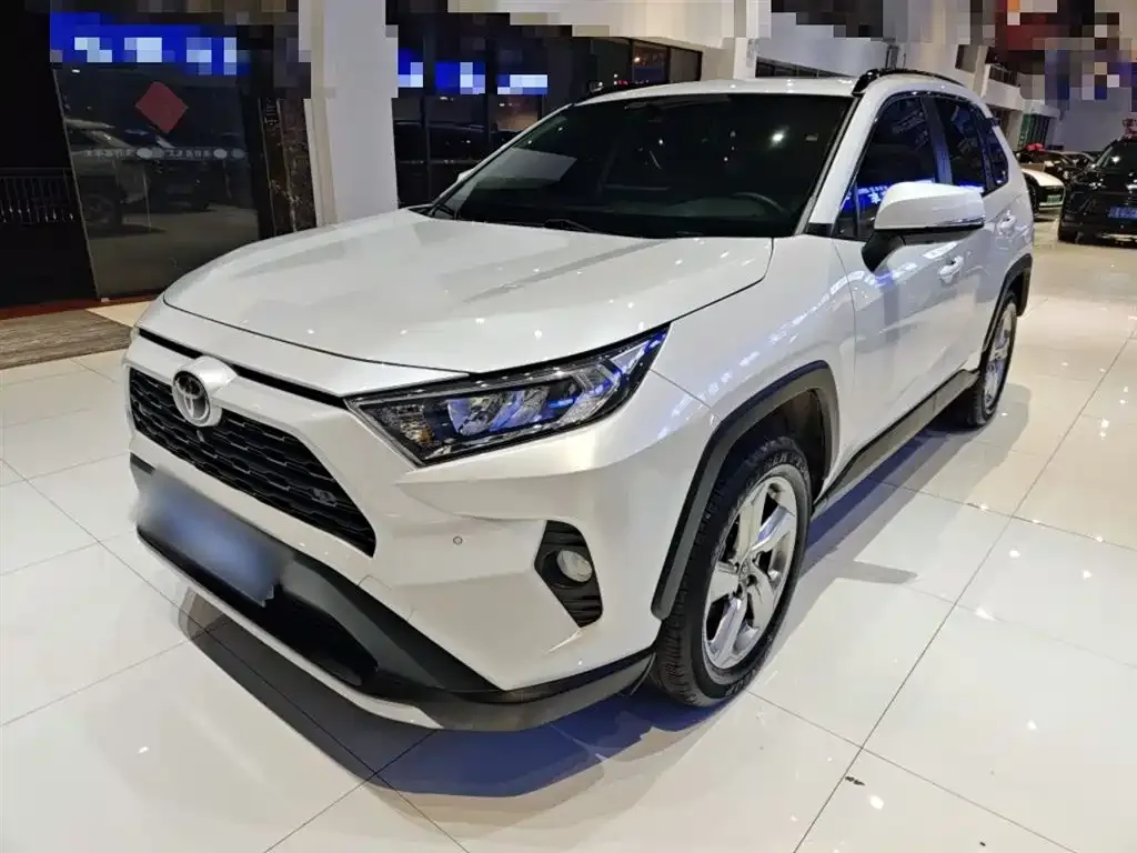 Toyota RAV4 2023 из CN, фото 1