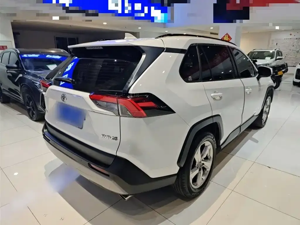 Toyota RAV4 2023 из CN, фото 4