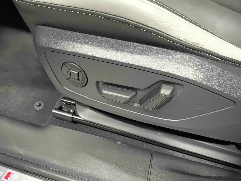 Audi Q3 2022 из CN, фото 10