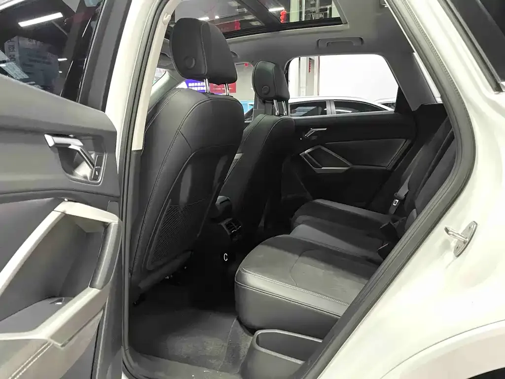 Audi Q3 2022 из CN, фото 9
