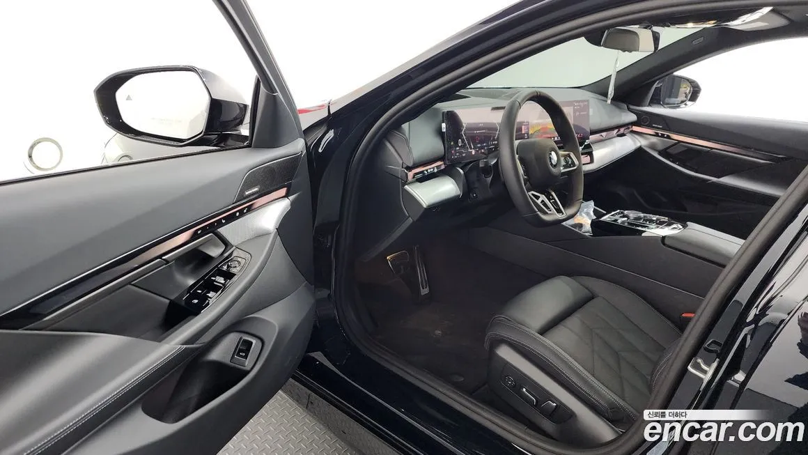 BMW 5-Series 2025 из KR, фото 7