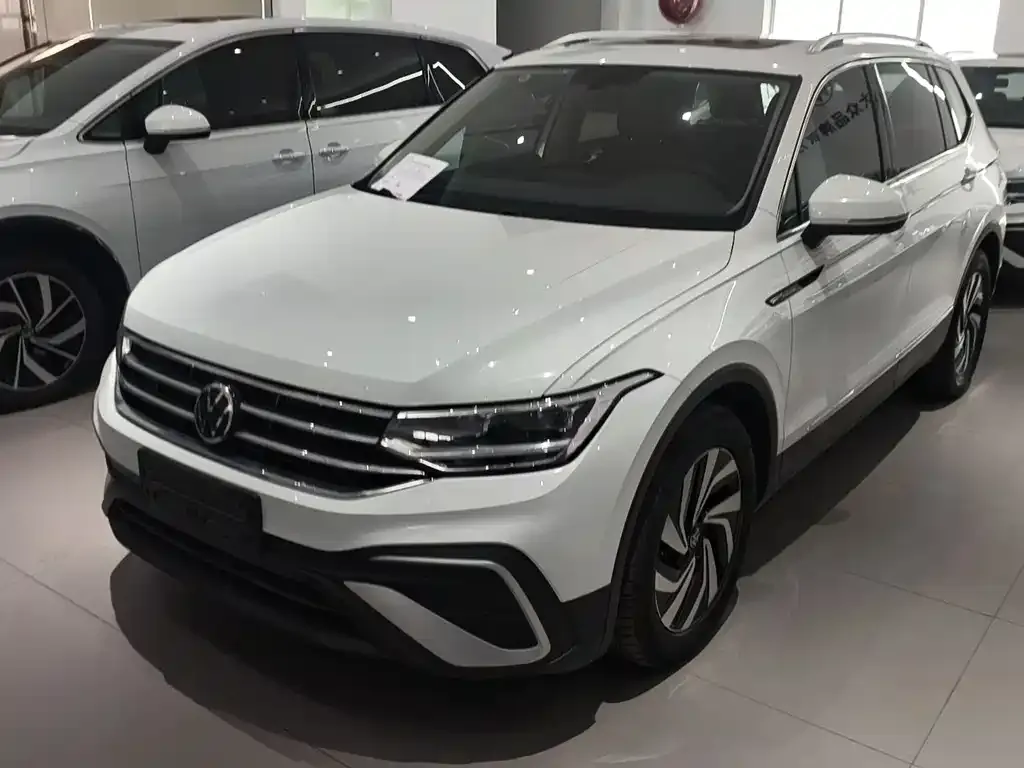 Volkswagen Tiguan L 2023 из CN, фото 1