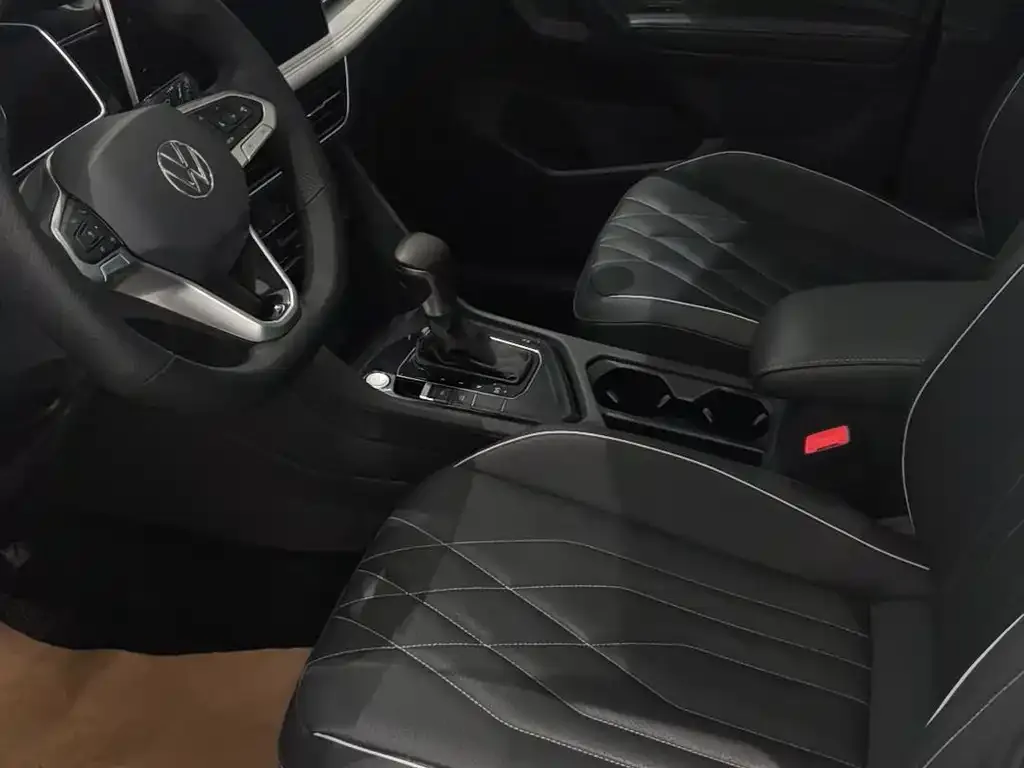 Volkswagen Tiguan L 2023 из CN, фото 4