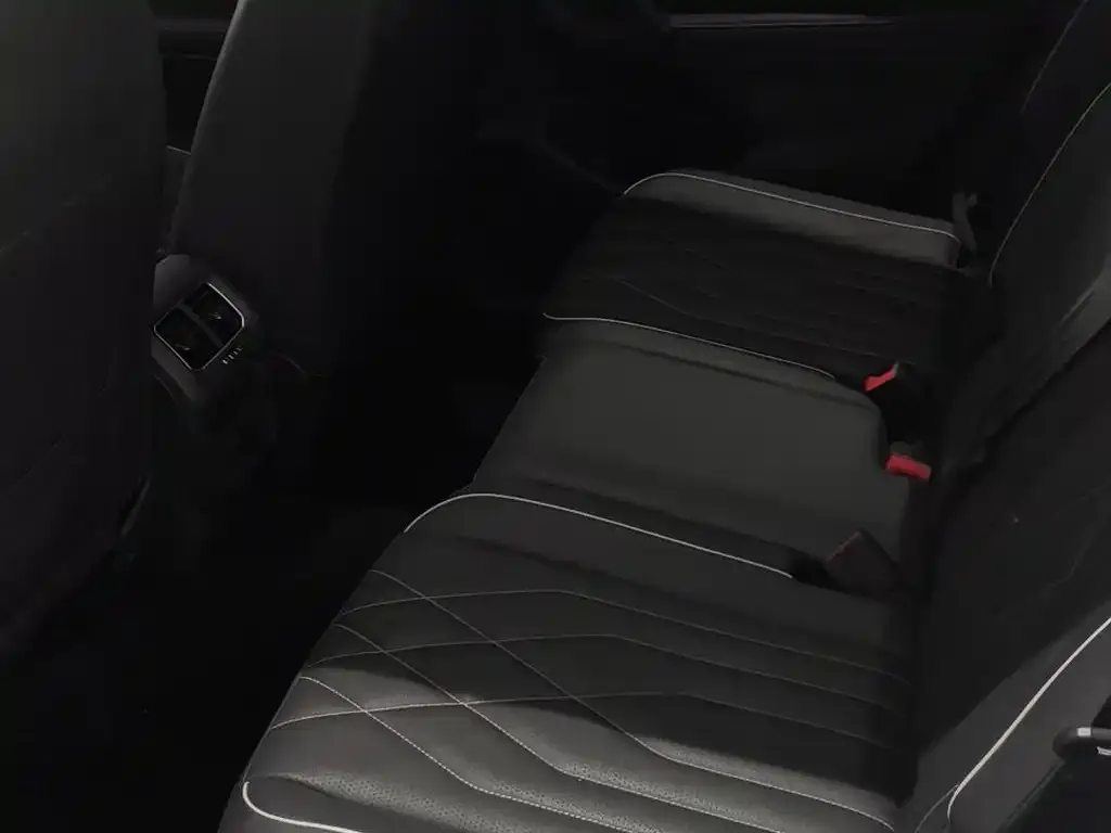Volkswagen Tiguan L 2023 из CN, фото 2