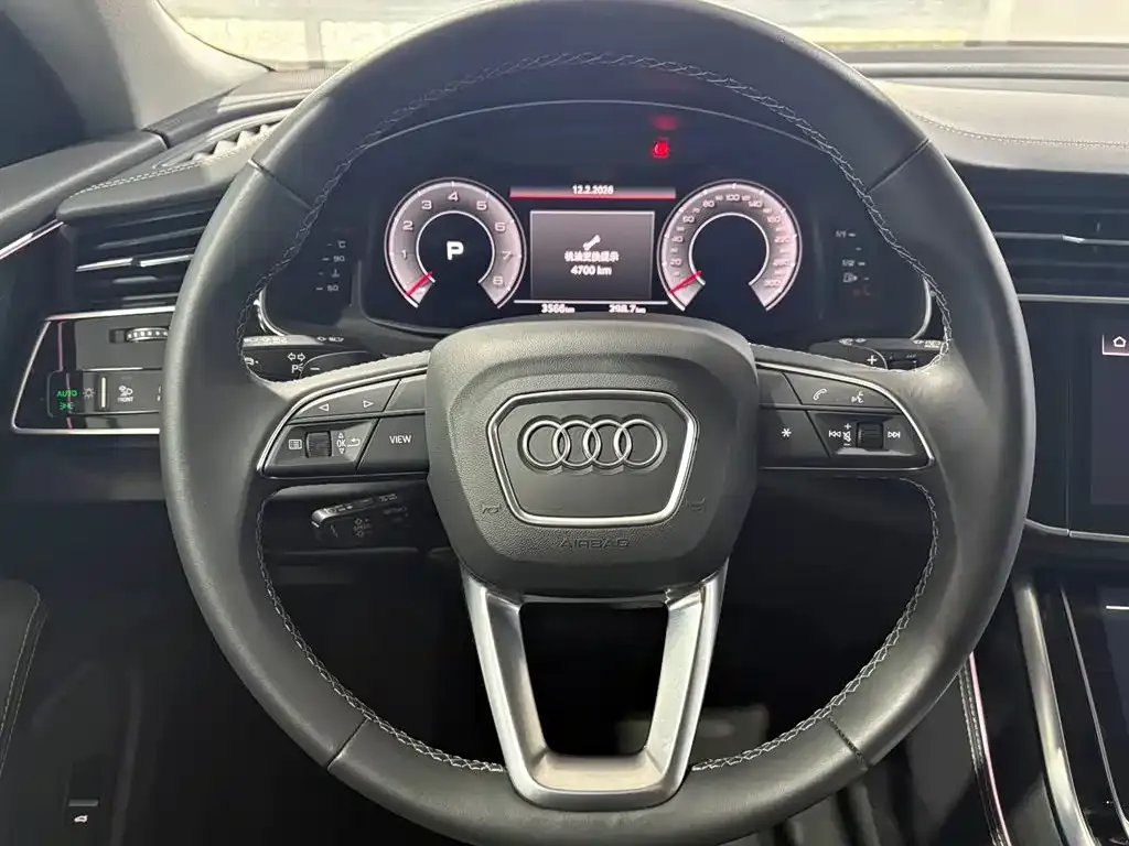 Audi Q8 — фото 7
