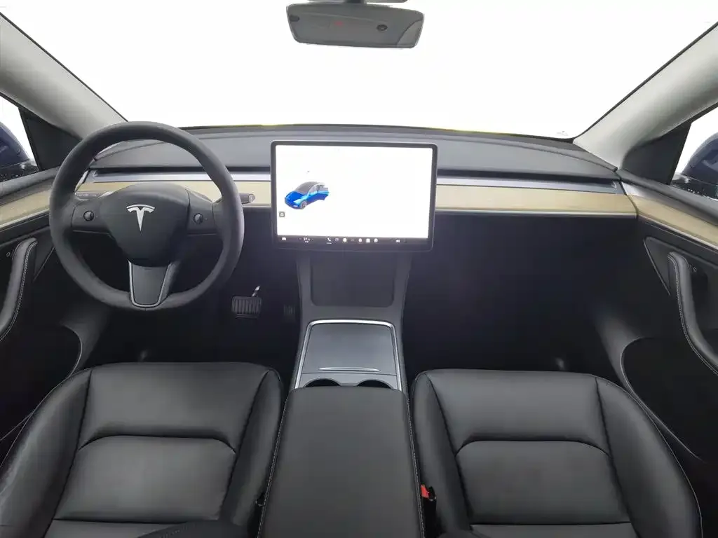 Tesla Model Y — фото 6