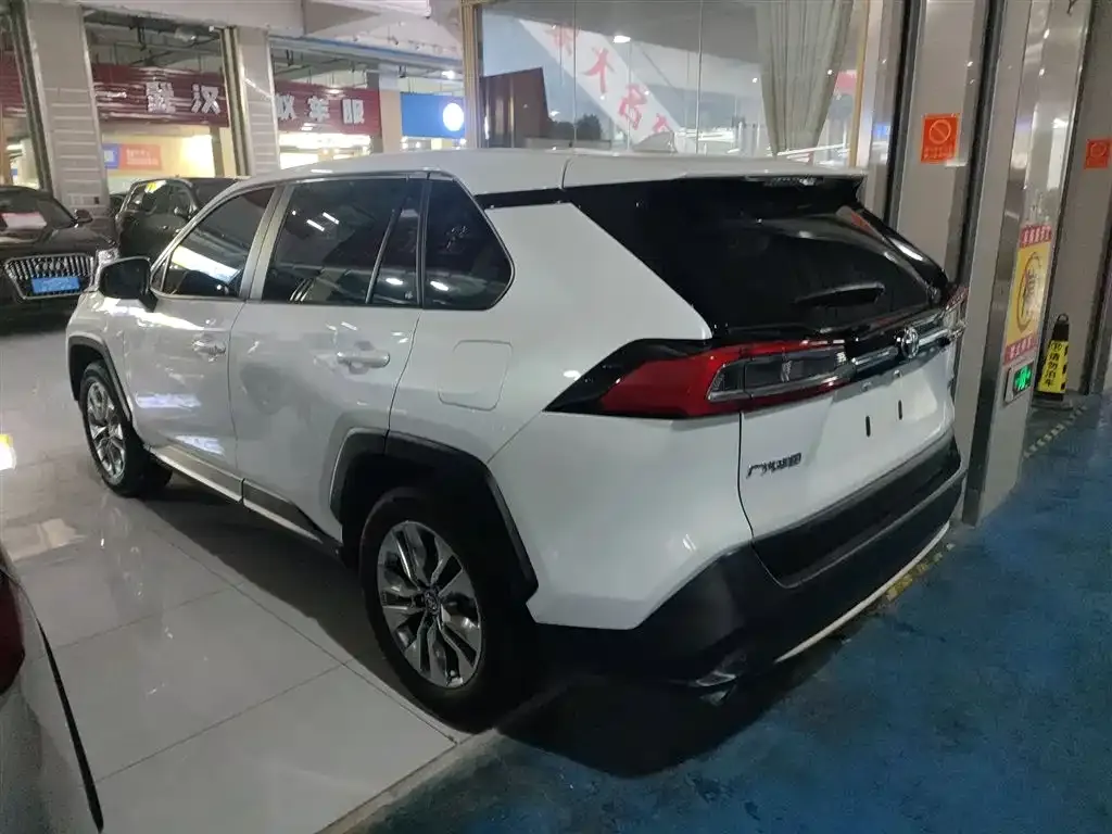 Toyota Wildlander 2022 из CN, фото 3