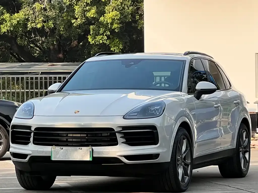 Porsche Cayenne Hybrid — фото 1