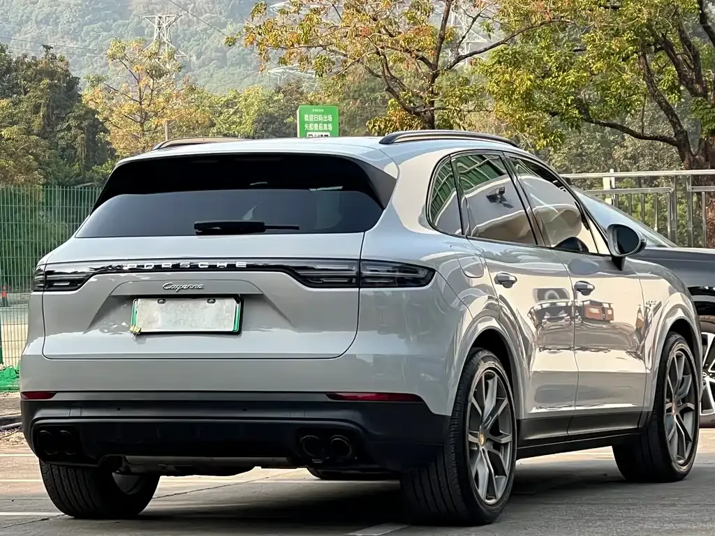 Porsche Cayenne Hybrid — фото 8