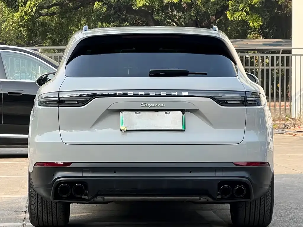 Porsche Cayenne Hybrid — фото 6