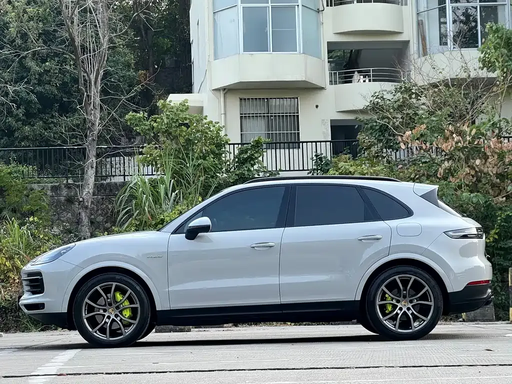 Porsche Cayenne Hybrid — фото 9