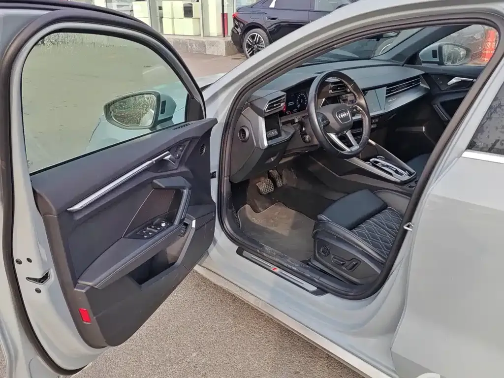 Audi A3 2024 из CN, фото 2