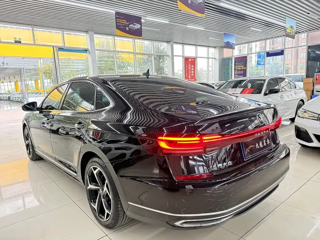 Volkswagen Passat — фото 8