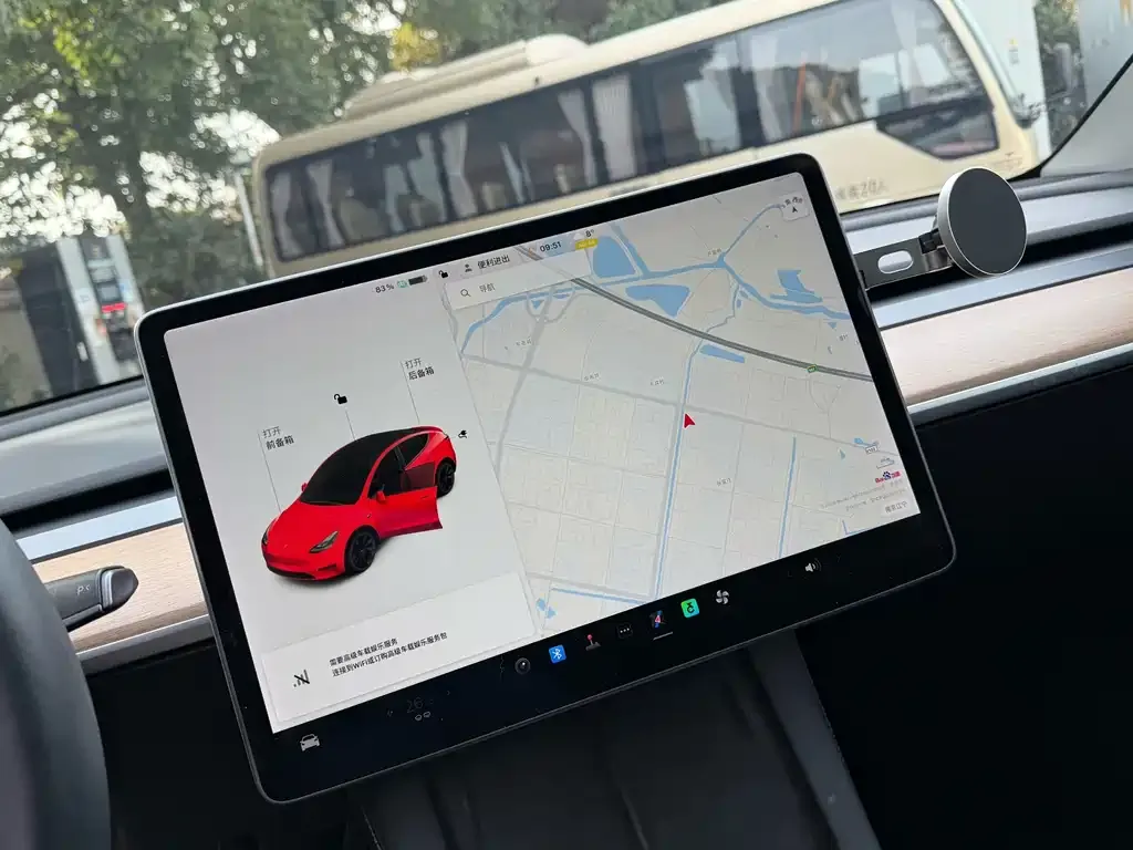 Tesla Model Y — фото 7
