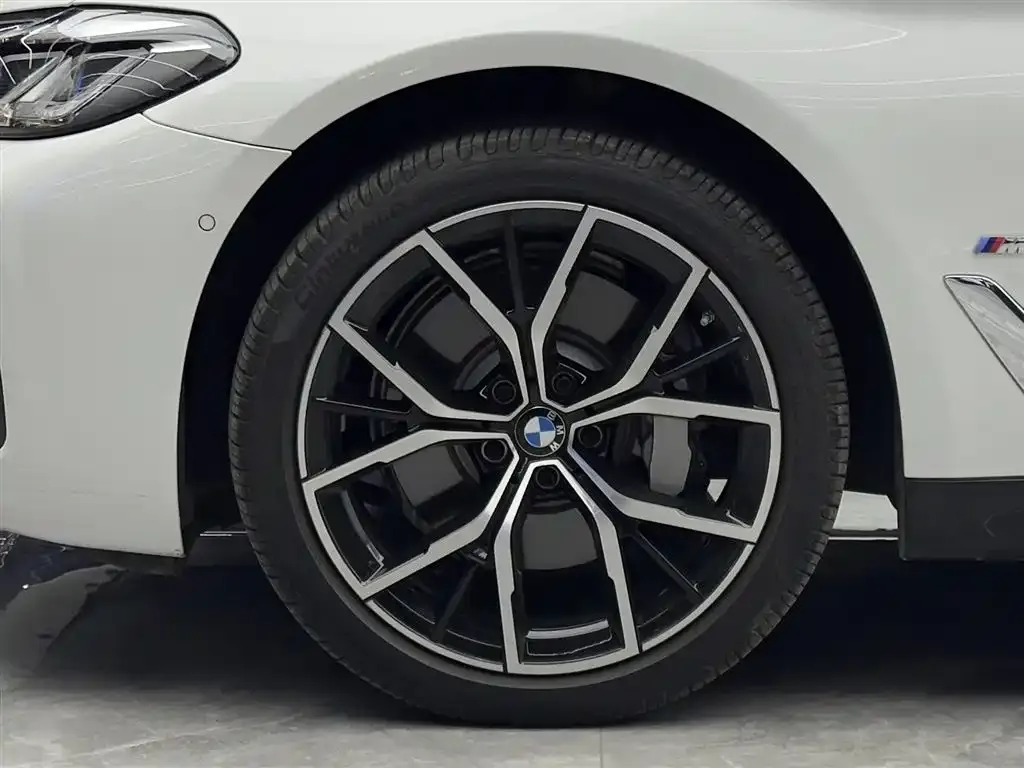BMW 5 Series — фото 3