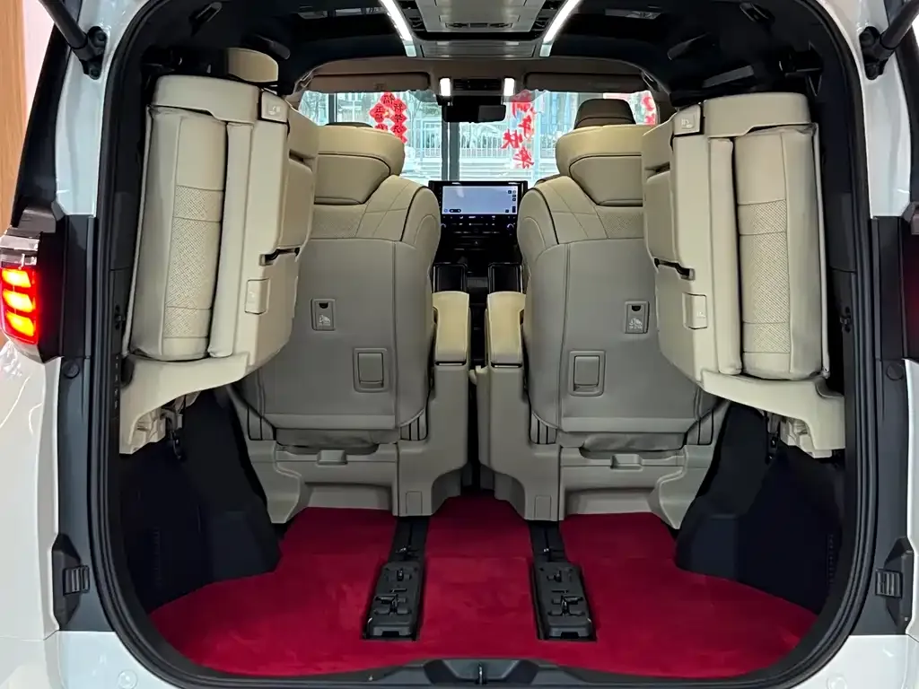 Toyota Alphard 2023 из CN, фото 10
