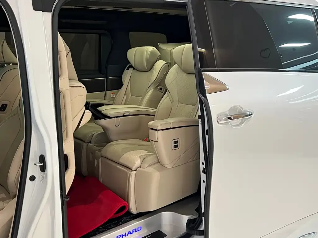 Toyota Alphard 2023 из CN, фото 8
