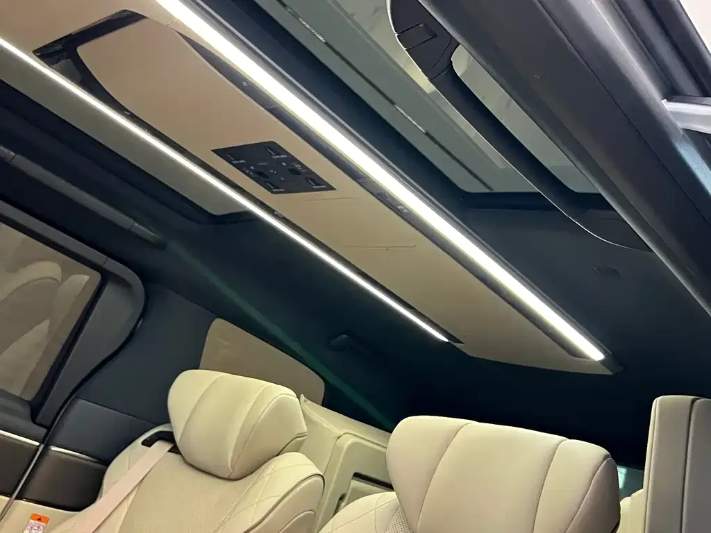 Toyota Alphard 2023 из CN, фото 6