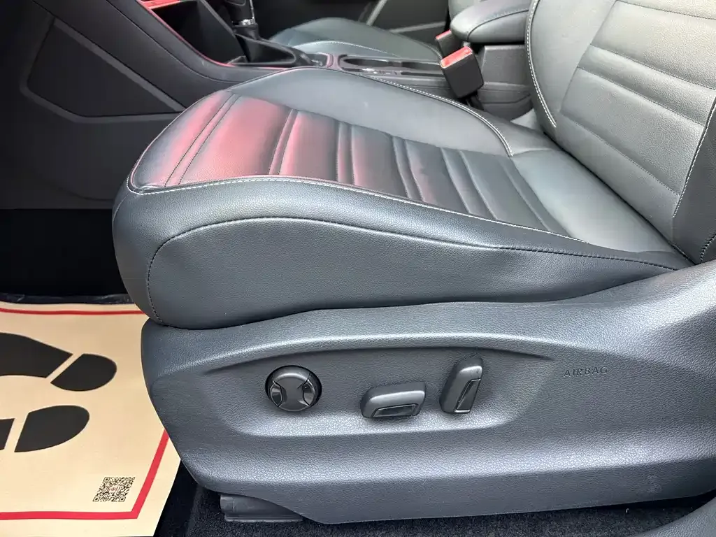 Volkswagen Touran 2021 из CN, фото 4