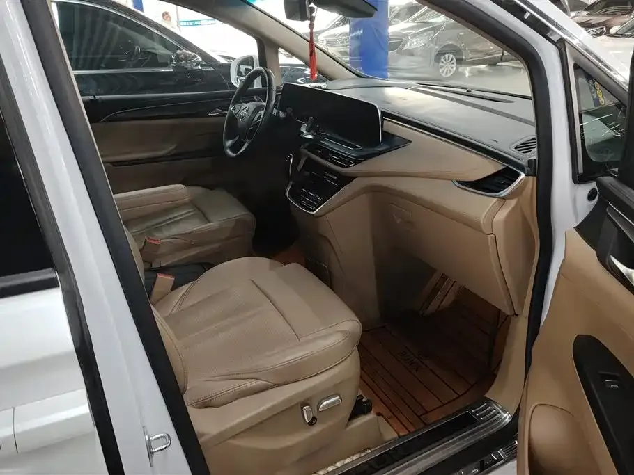Buick GL8 2021 из CN, фото 5