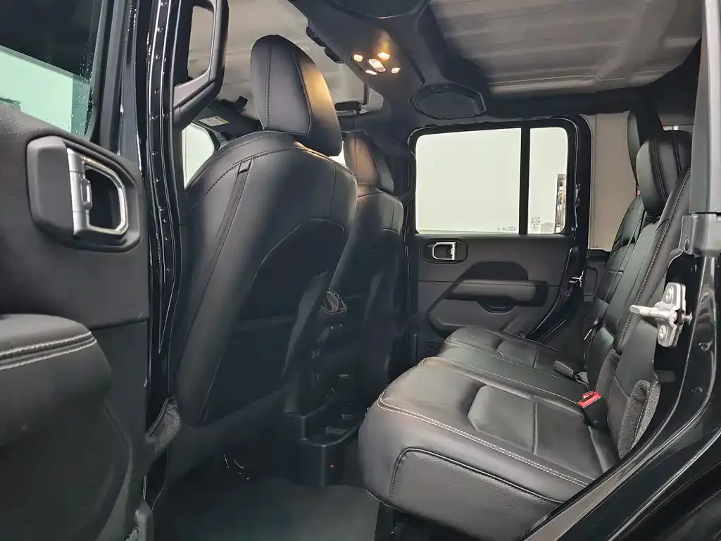 Jeep Wrangler 2021 из CN, фото 8
