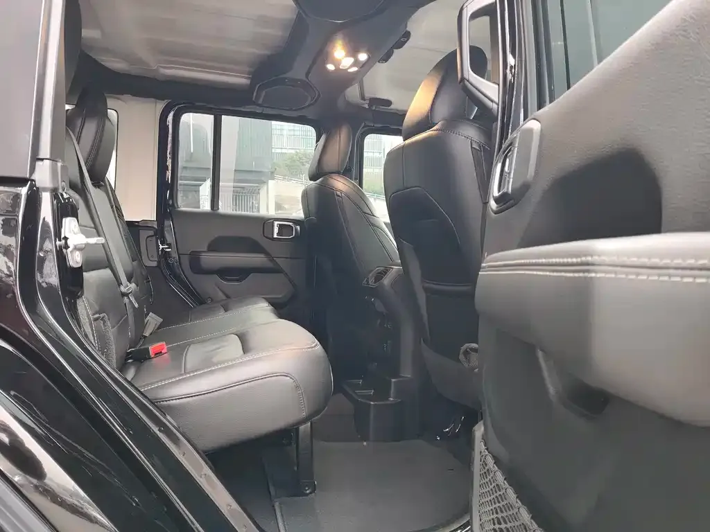 Jeep Wrangler 2021 из CN, фото 4