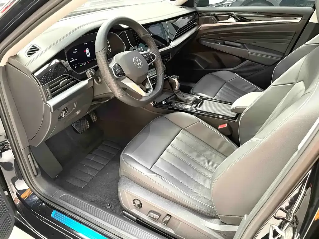 Volkswagen Passat 2023 из CN, фото 5