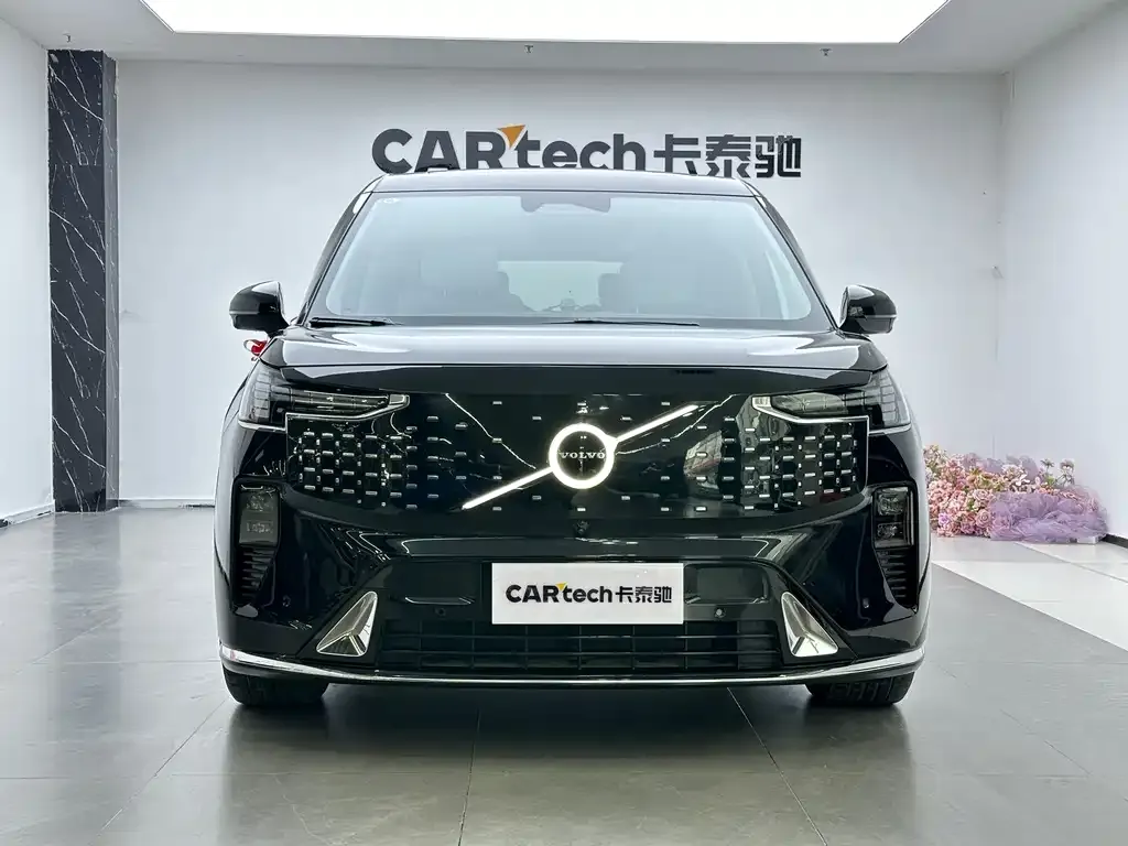 Volvo EM90 2024 из CN, фото 8