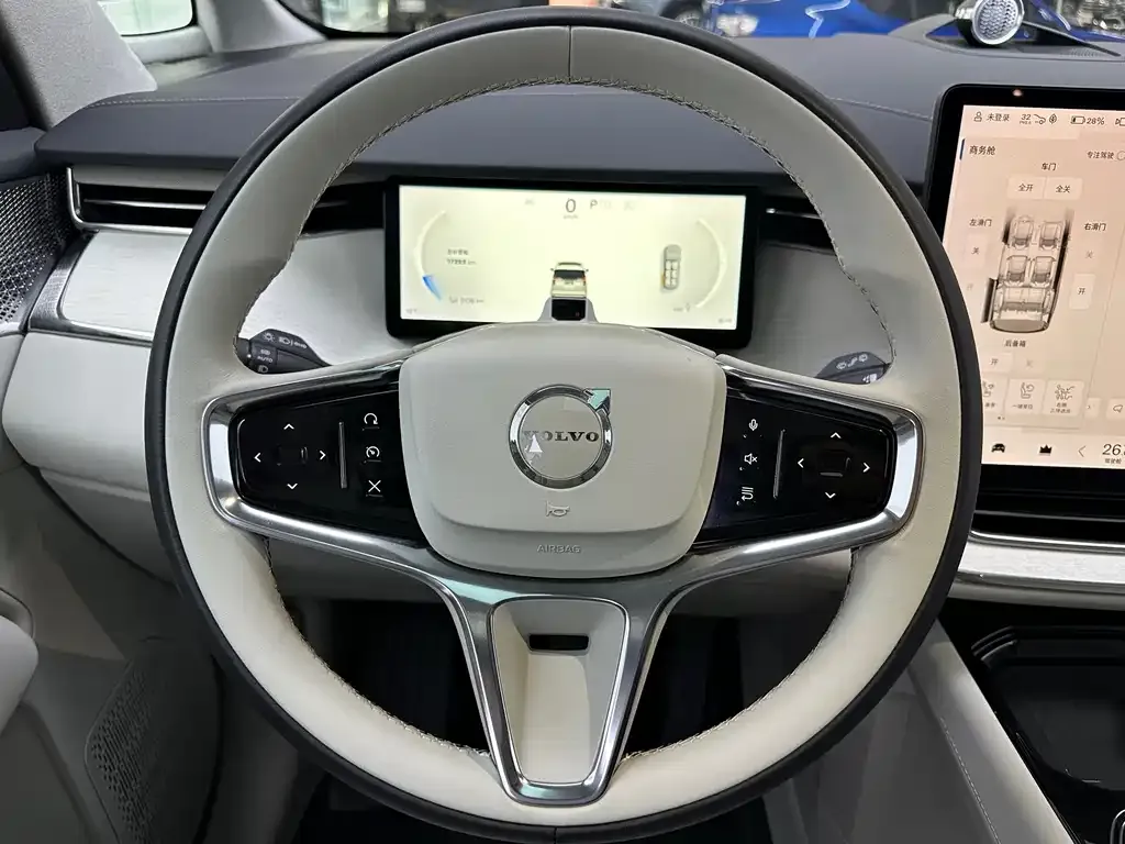 Volvo EM90 2024 из CN, фото 3