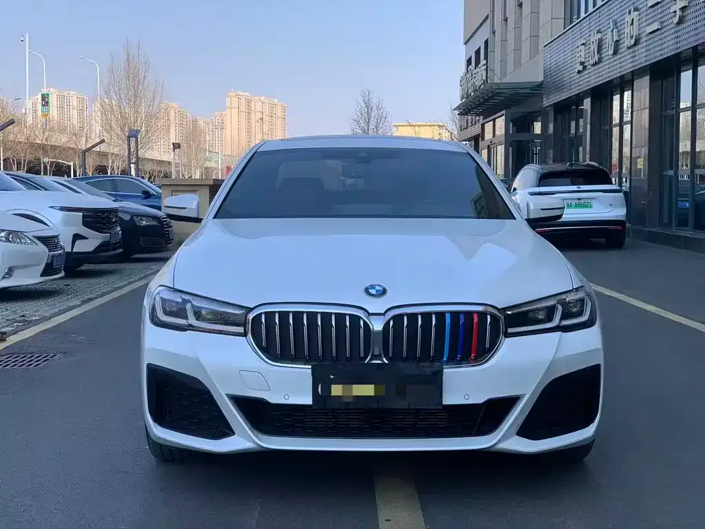 BMW 5 Series — фото 4