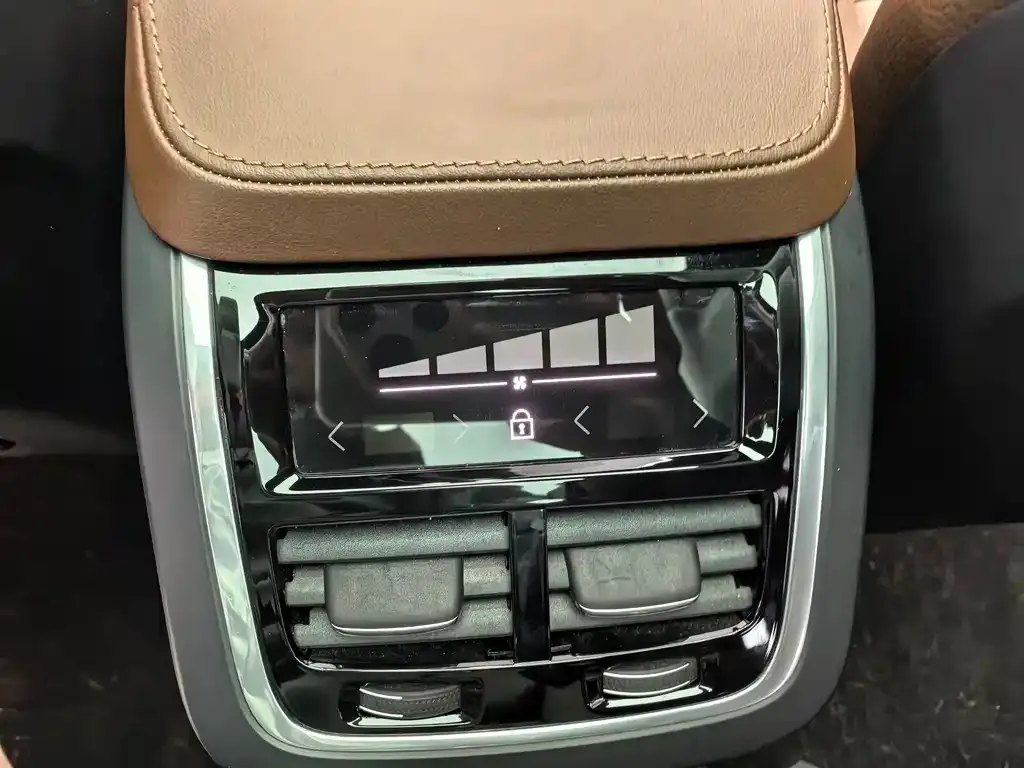 Volvo XC90 — фото 2