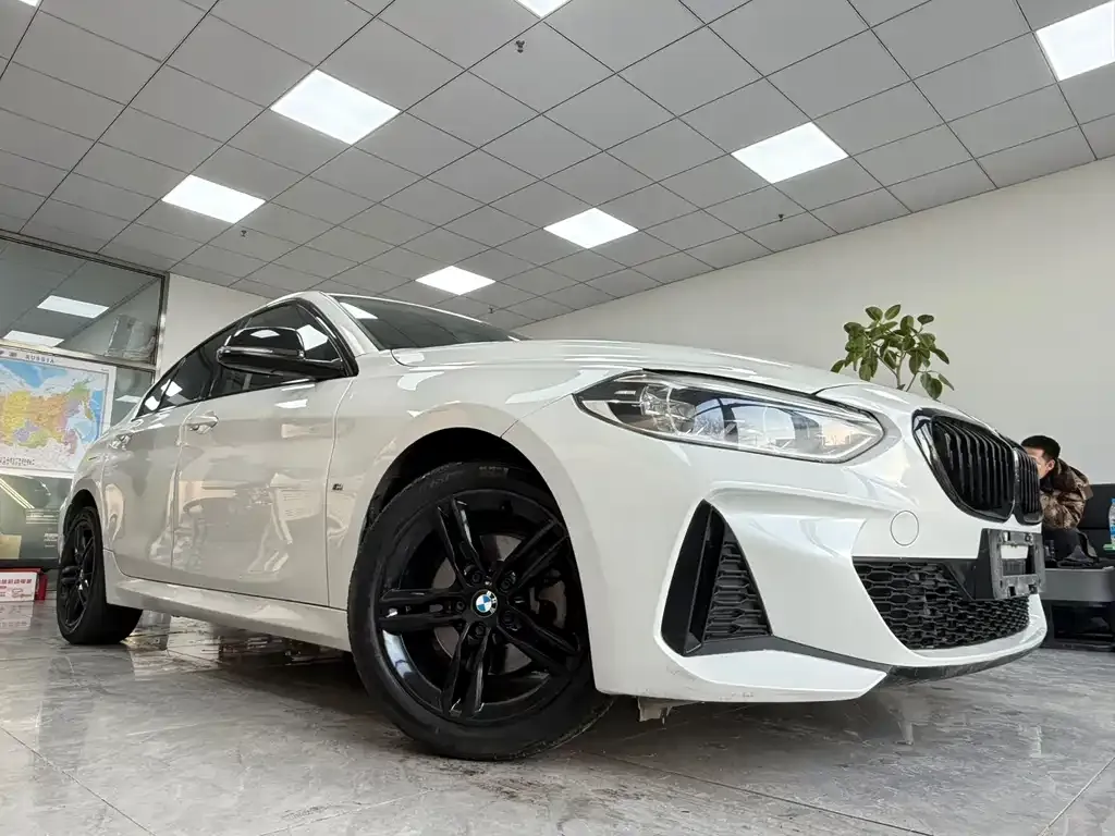 BMW 1 Series 2023 из CN, фото 5