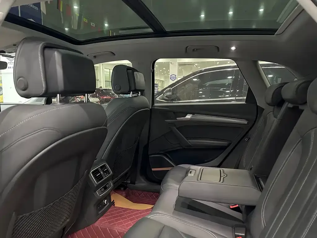 Audi Q5L 2023 из CN, фото 2