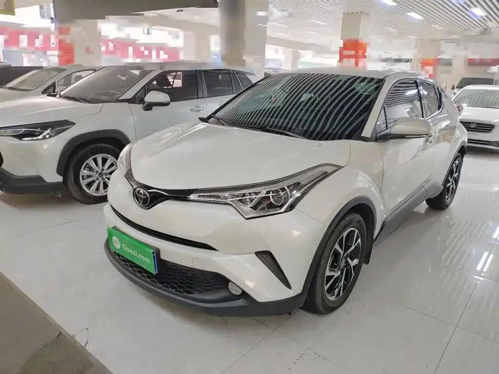 Toyota C-HR — фото 1