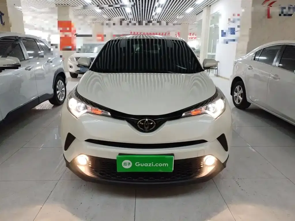 Toyota C-HR — фото 9