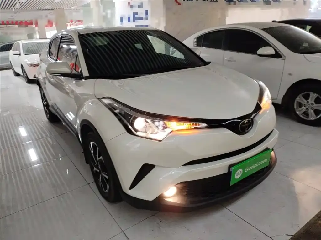 Toyota C-HR — фото 2
