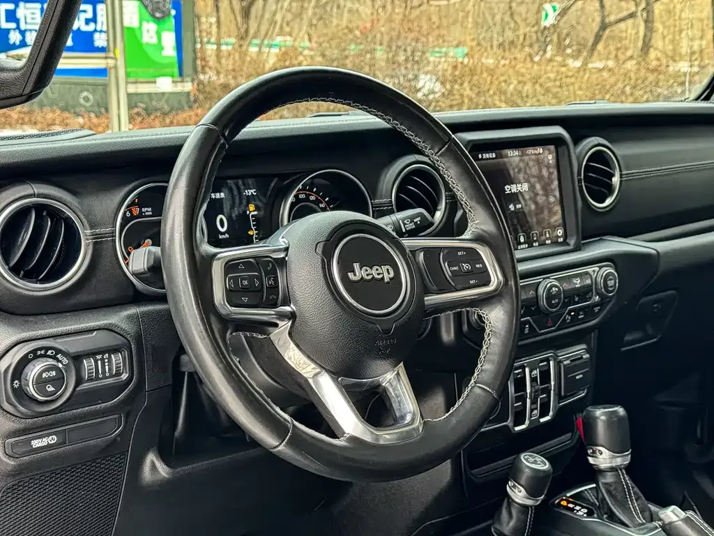 Jeep Gladiator 2023 из CN, фото 3