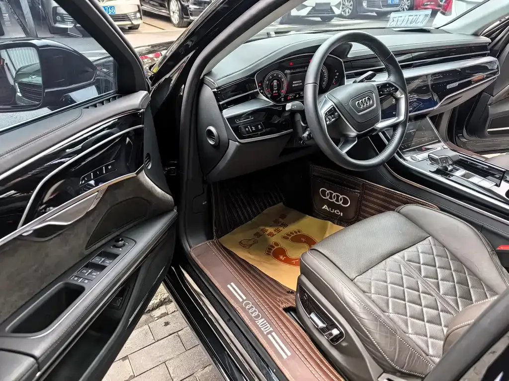 Audi A8 — фото 3
