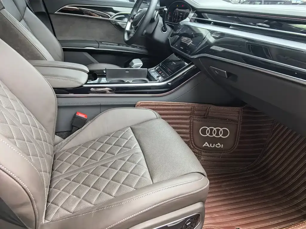 Audi A8 — фото 9