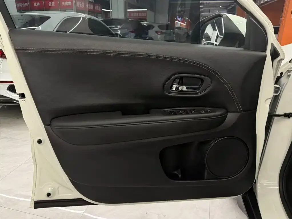 Honda Vezel 2021 из CN, фото 7